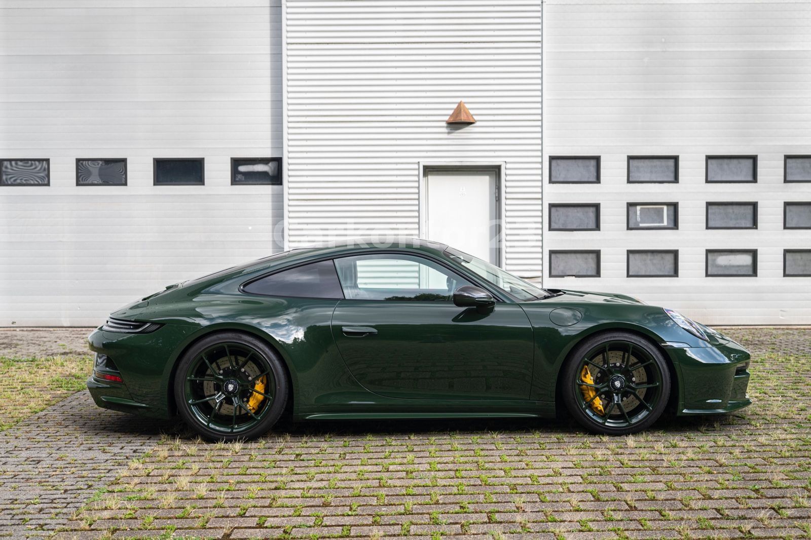 Porsche 992 GT3 Touring - Samsaru's Car Outlet