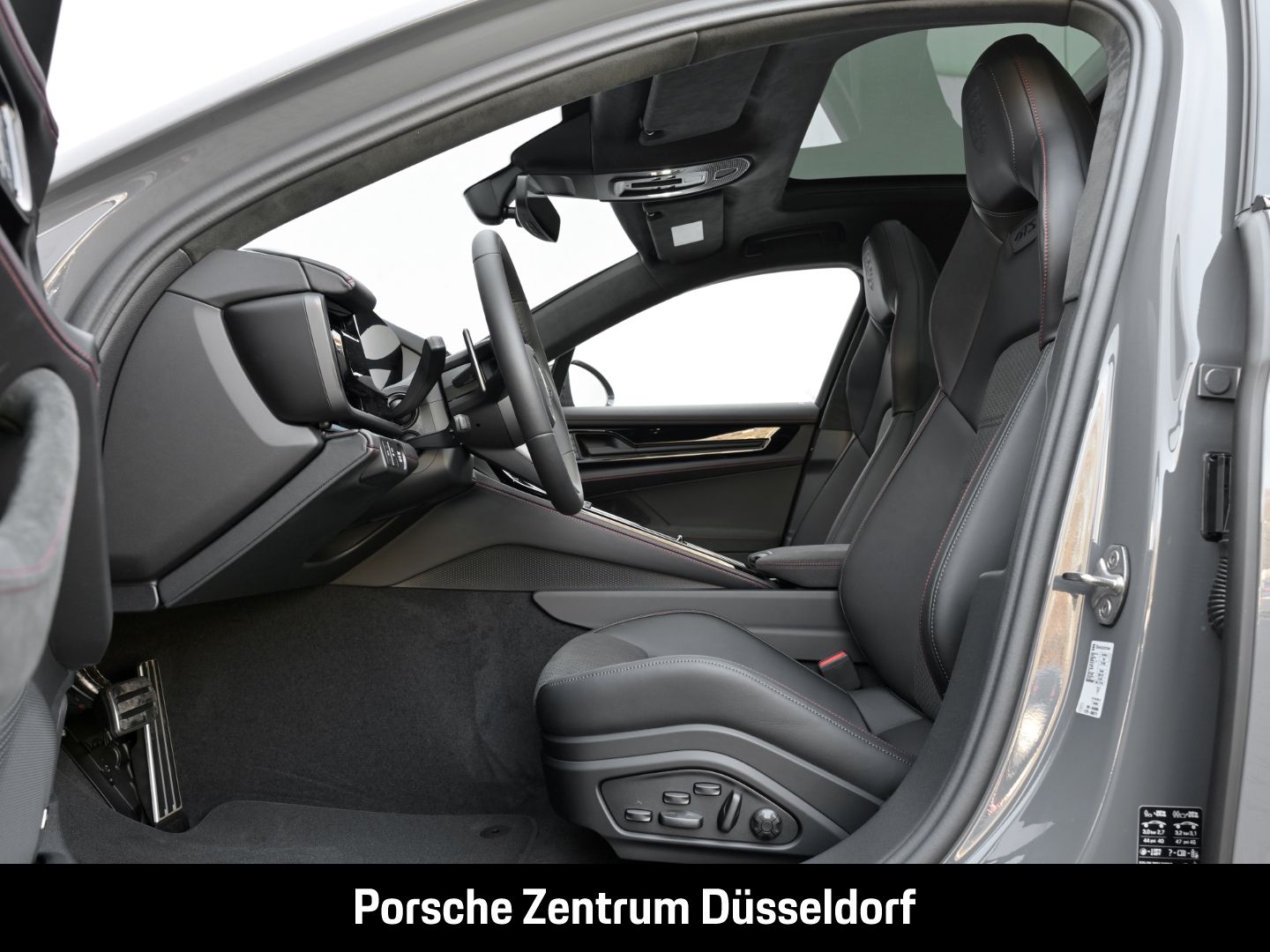 Porsche Panamera GTS Surround-View Head-Up Sportabgas