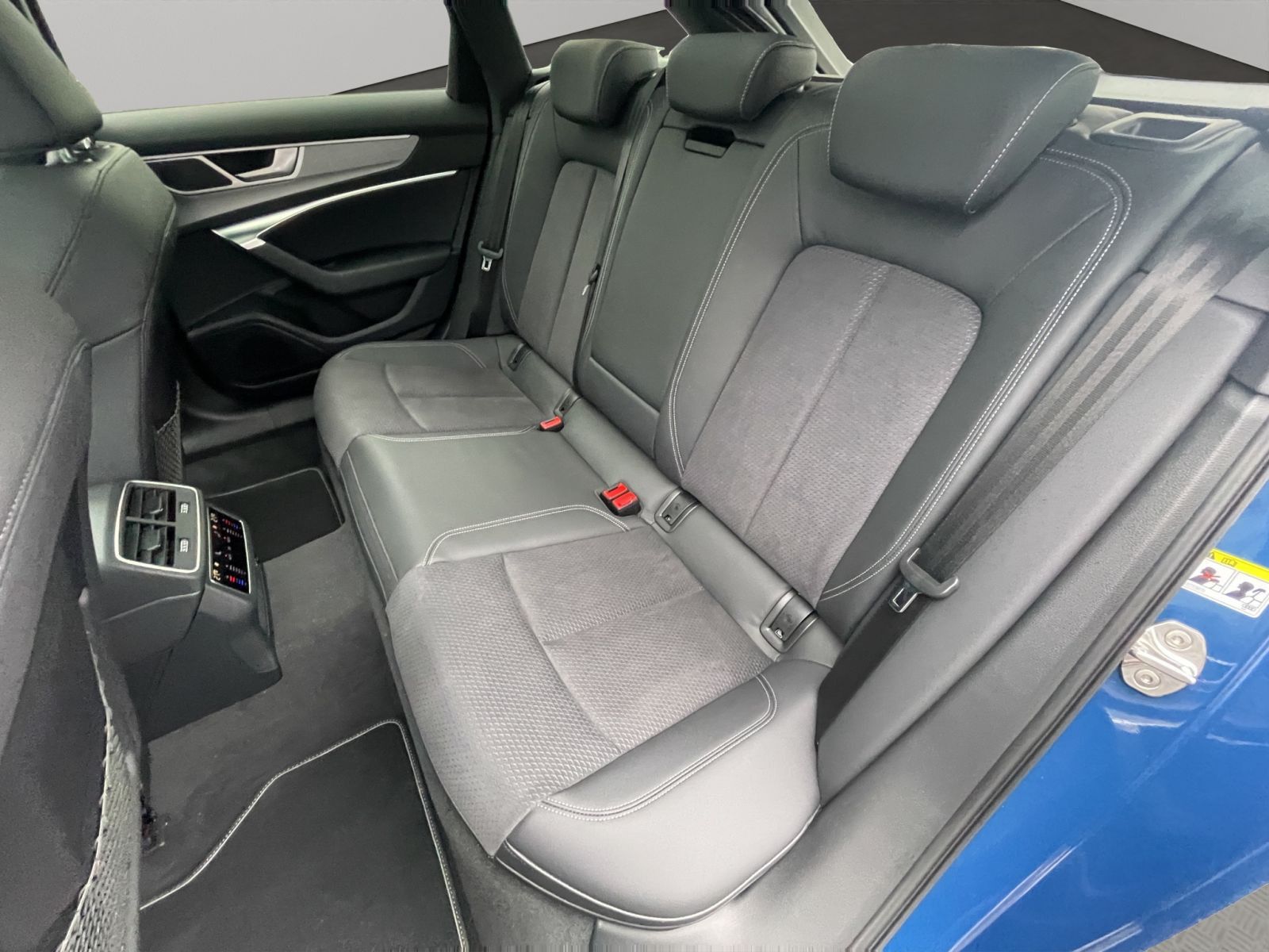 Audi A6 Avant 40 TDI S line Matrix Pano AHK Navi 360°