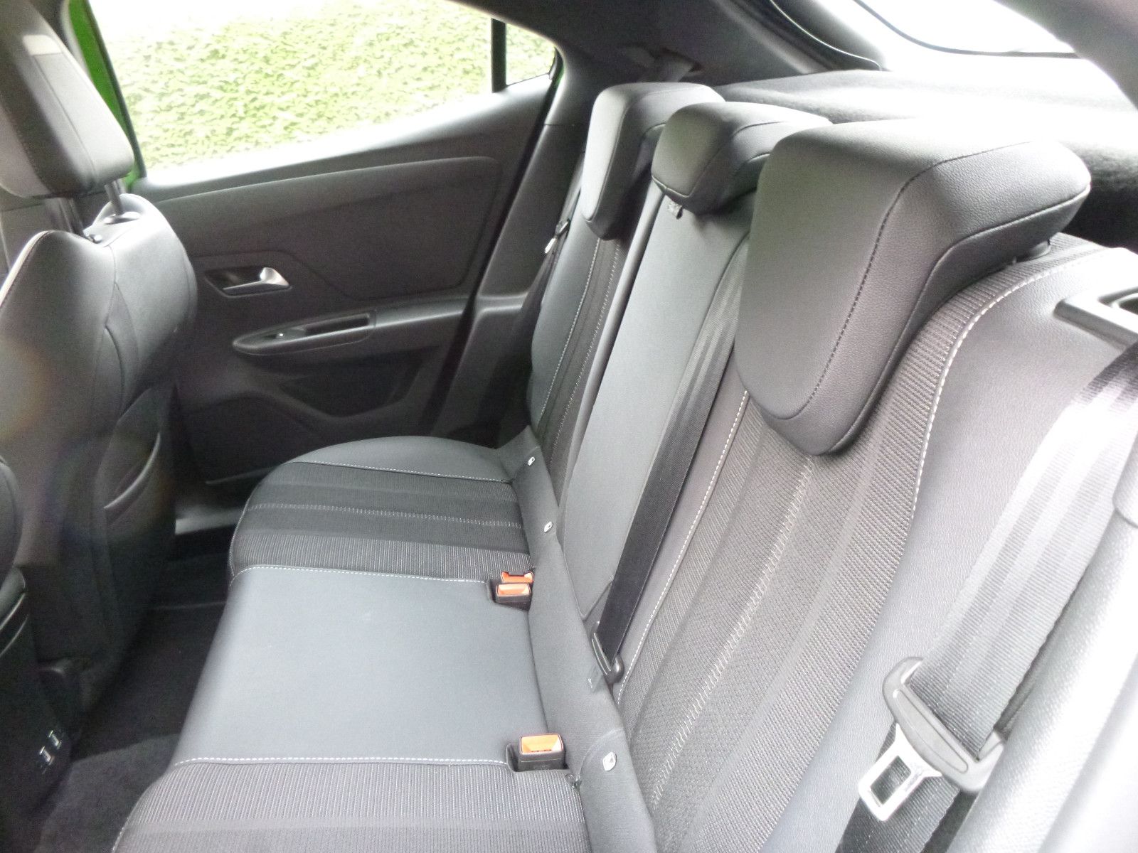 Opel Mokka-e Elegance - Samsaru's Car Outlet