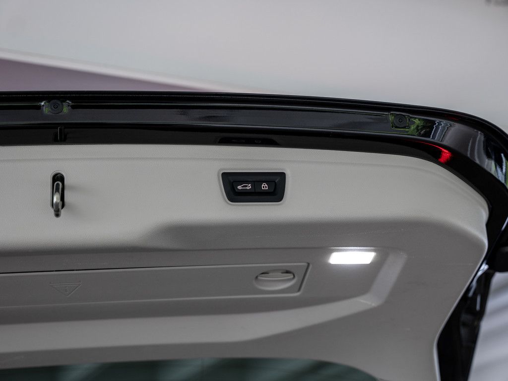BMW 320i Touring Advantage - Samsaru's Car Outlet
