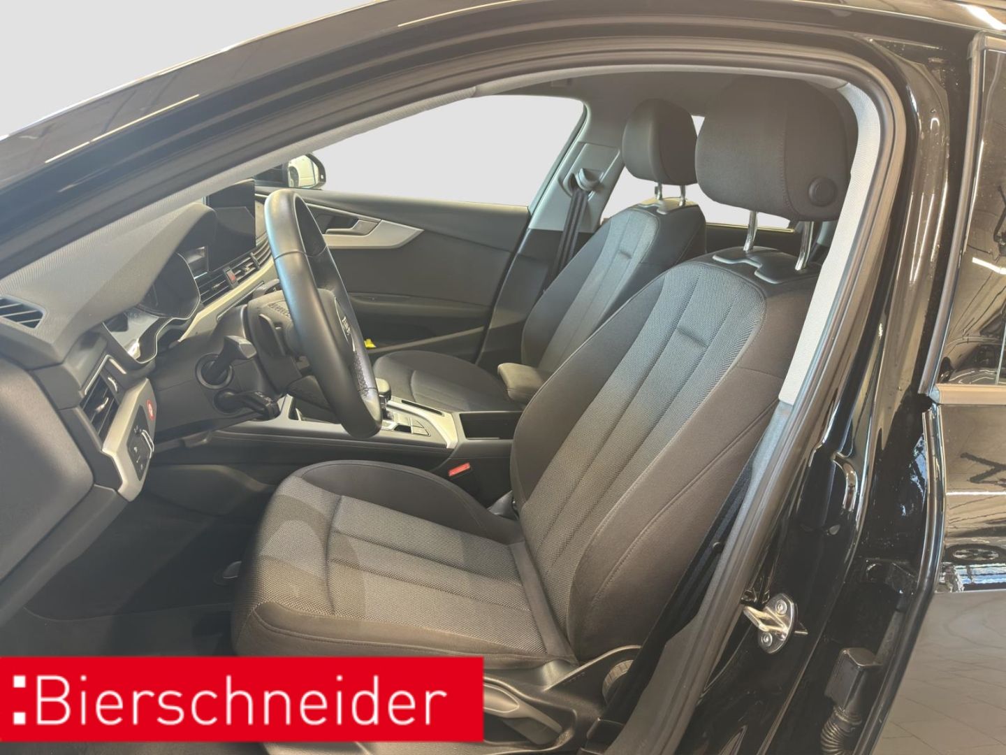 Audi A4 Avant 2.0 TFSI S tronic 35 advanced - Samsaru's Car Outlet