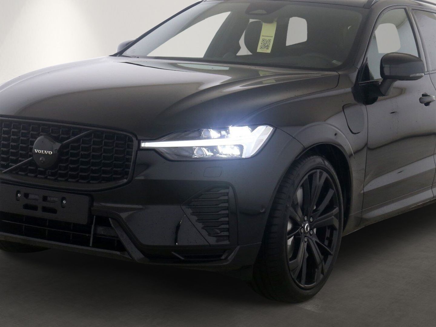 Volvo XC60 T8 Ultra Black Edition Recharge Plug-In - Samsaru's Car Outlet