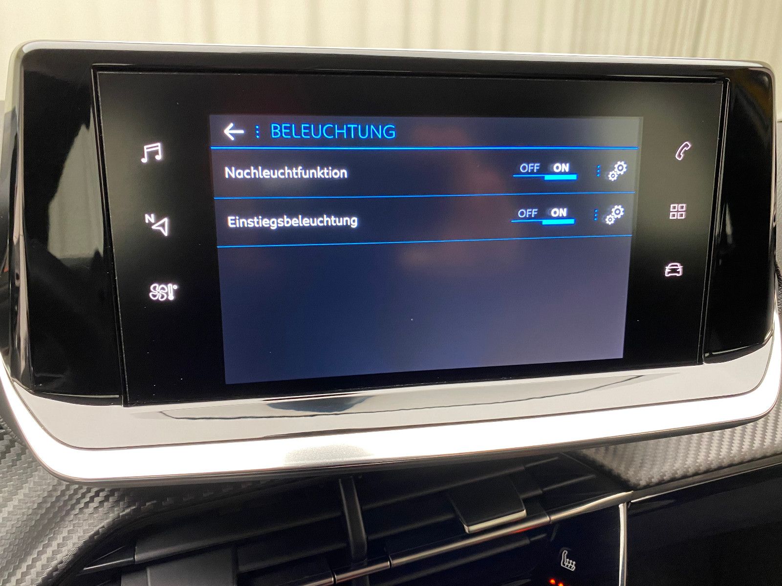 Peugeot 208 Active Pack 1.2 Automatik - Samsaru's Car Outlet