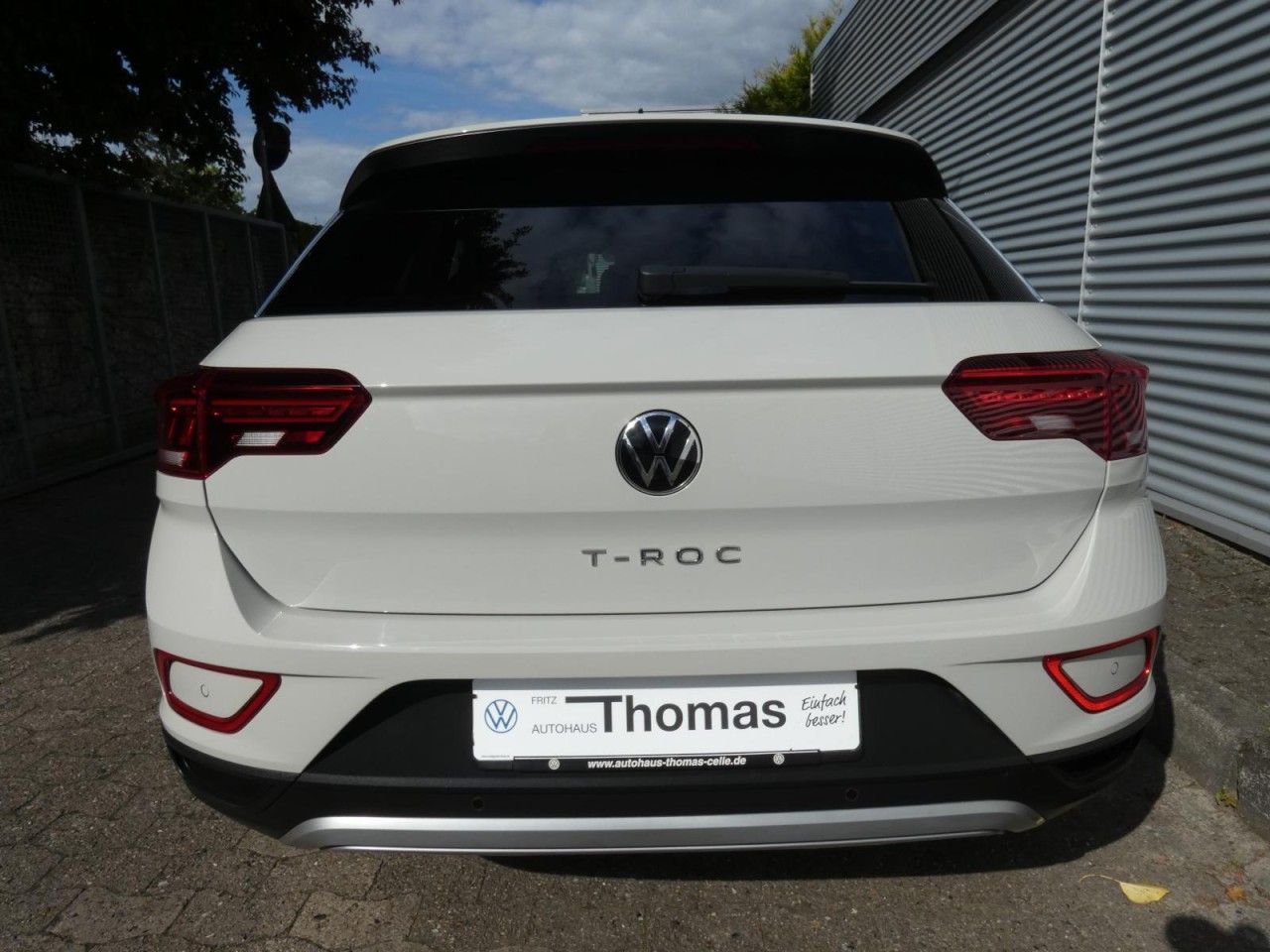 Volkswagen T-Roc 2.0 TDI DSG Move - Samsaru's Car Outlet