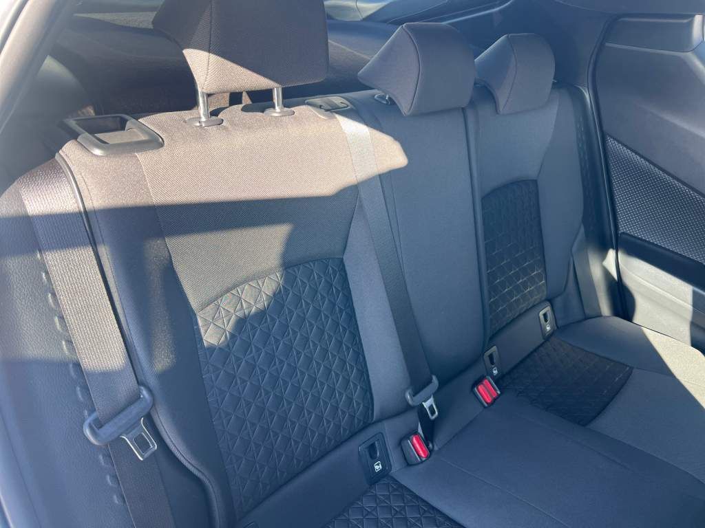 Toyota C-HR Hybrid Style - Samsaru's Car Outlet