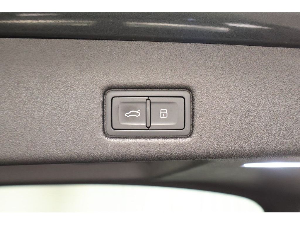 Audi Q5 2.0 TDI quattro S-line S-tronic,Navi,LED,AHK