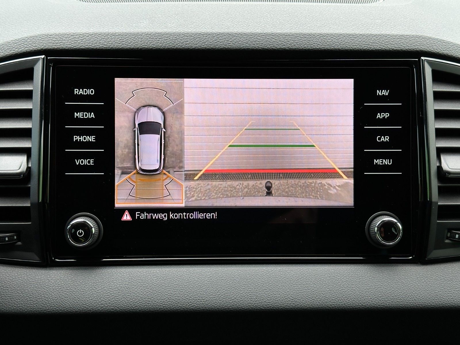 Skoda 150PS 4x4 DSG Sportline Side Assist eHK LM19"AHK