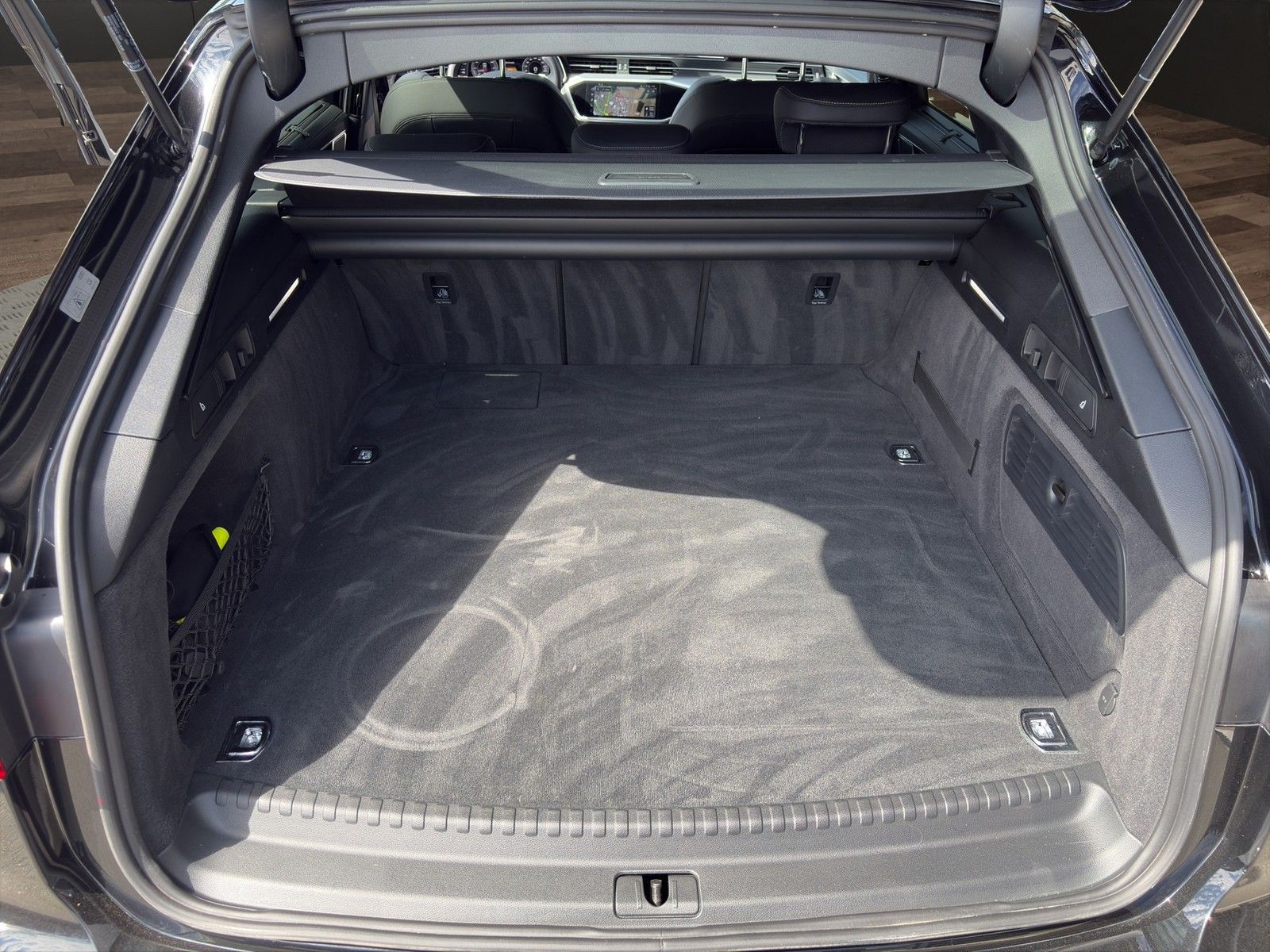 Audi A6 Avant 55 TFSI e quattro sport - Samsaru's Car Outlet
