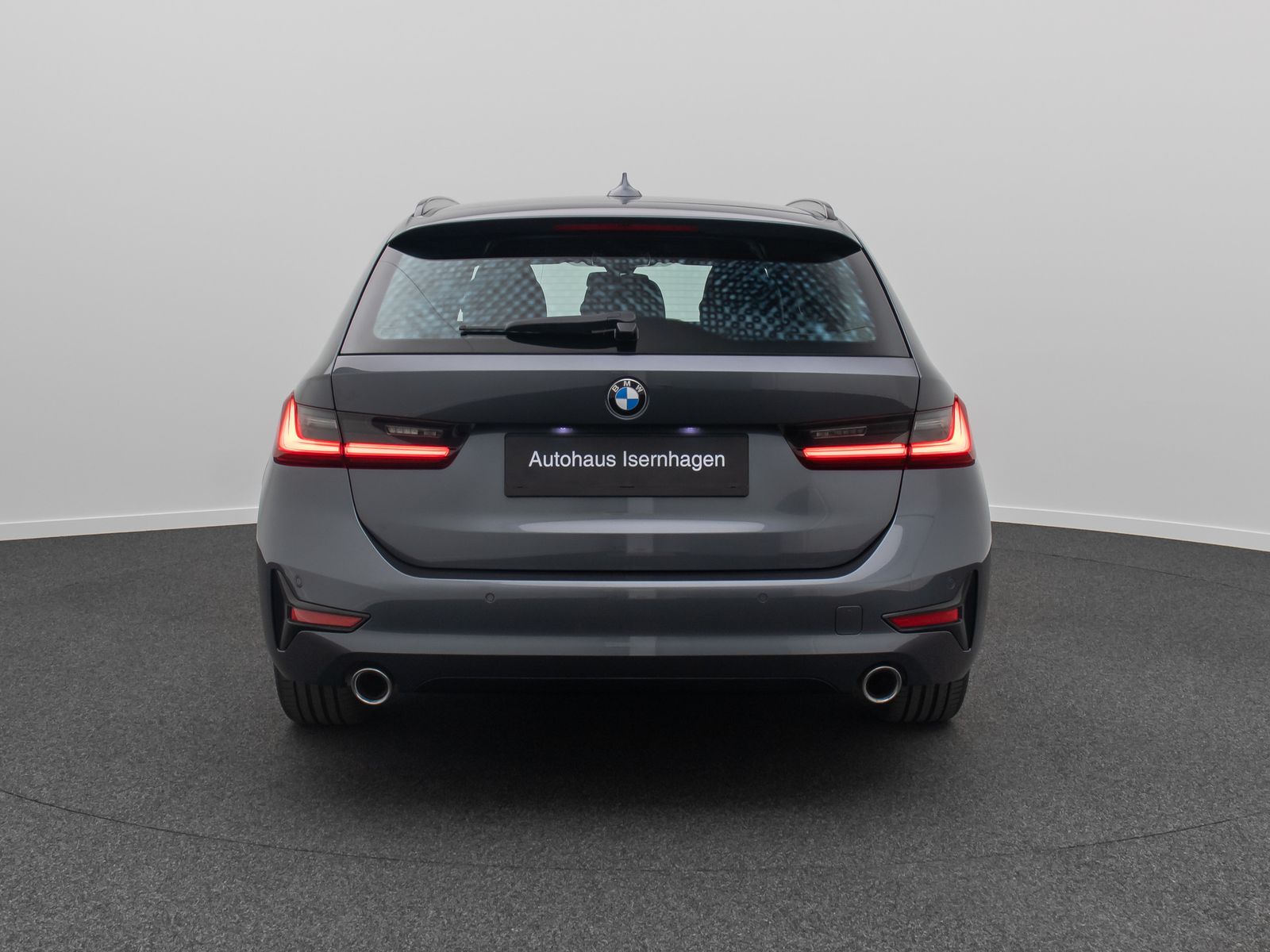BMW 320i Sport Line - Samsaru's Car Outlet