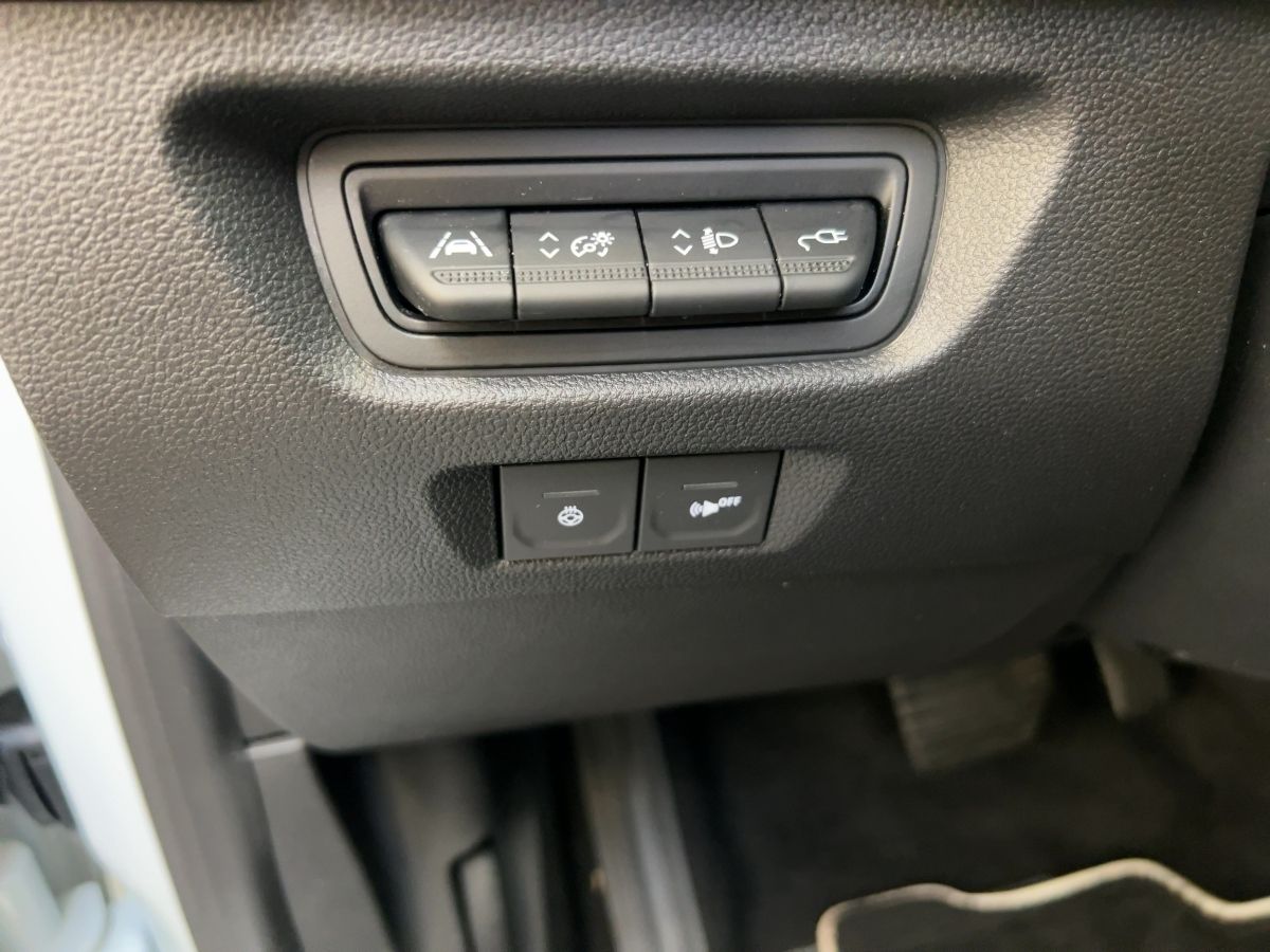 Renault ZOE EXPERIENCE R135 50kWh - Samsaru's Car Outlet