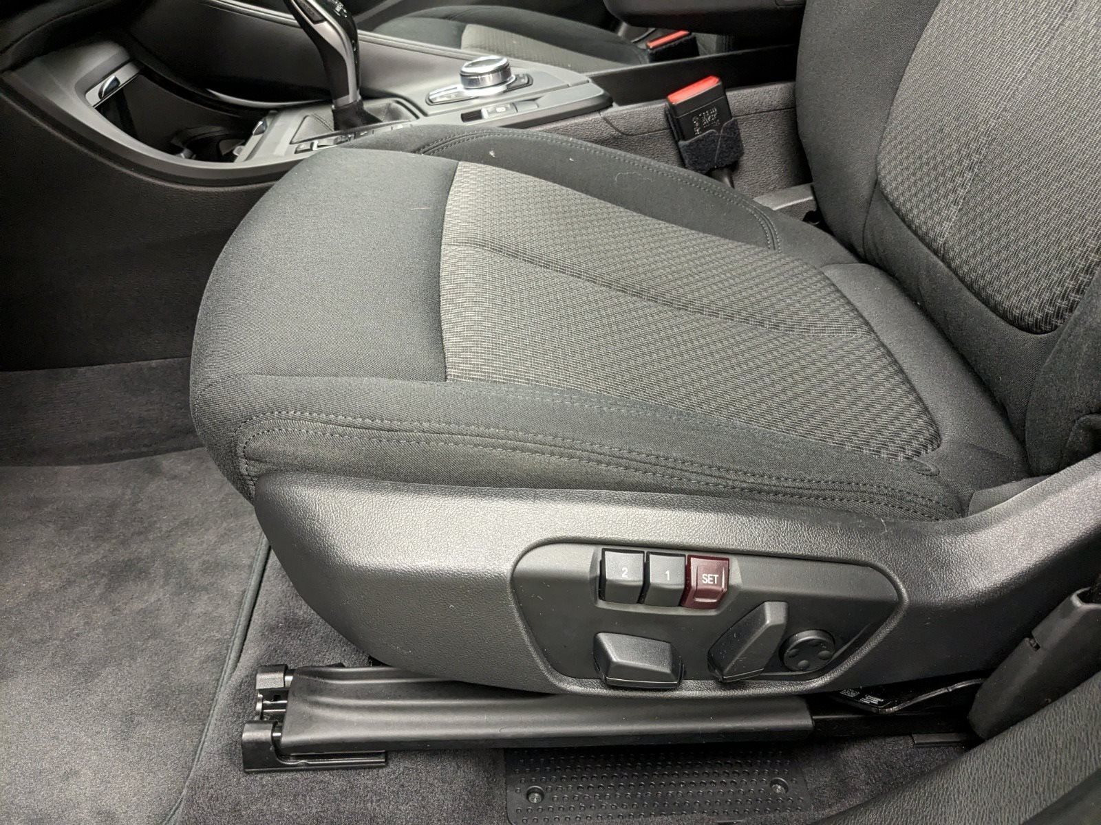 BMW X1 xDrive18d - Samsaru's Car Outlet