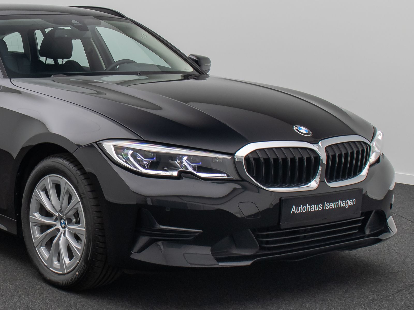 BMW 320i Sport - Samsaru's Car Outlet
