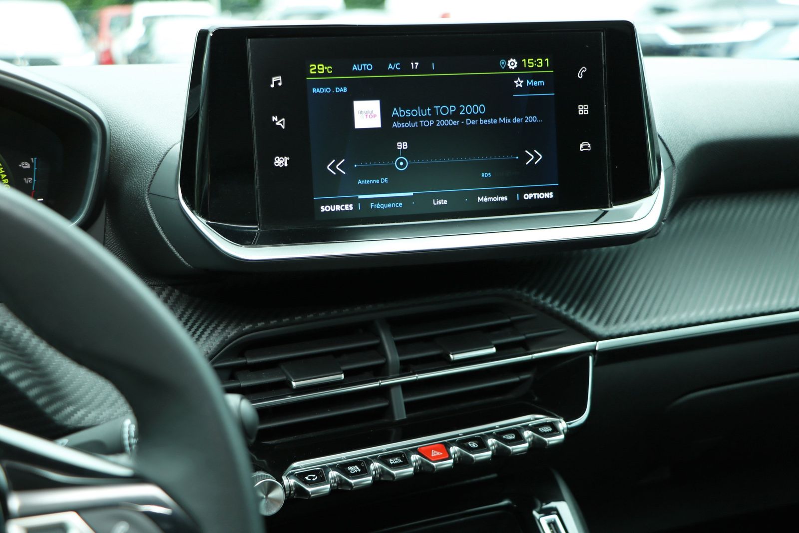 Peugeot 2008 136 e-Active - Samsaru's Car Outlet