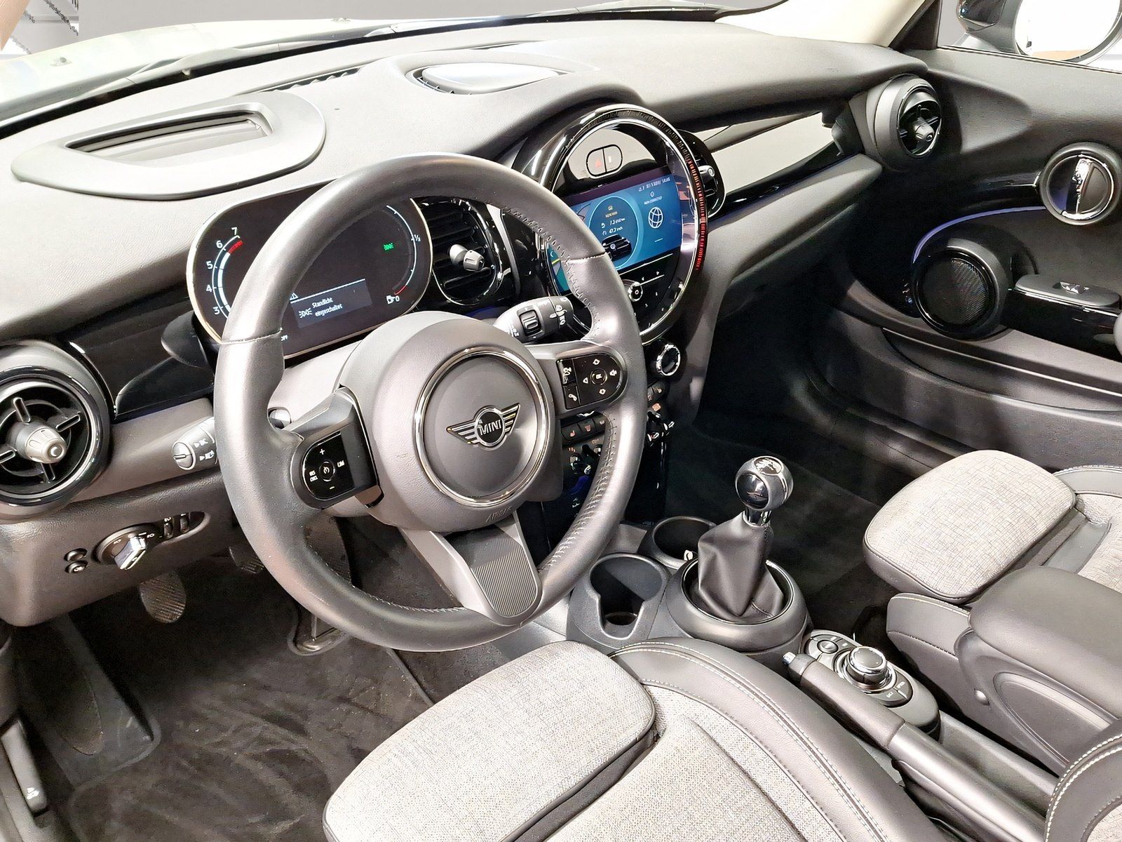MINI Cooper - Samsaru's Car Outlet