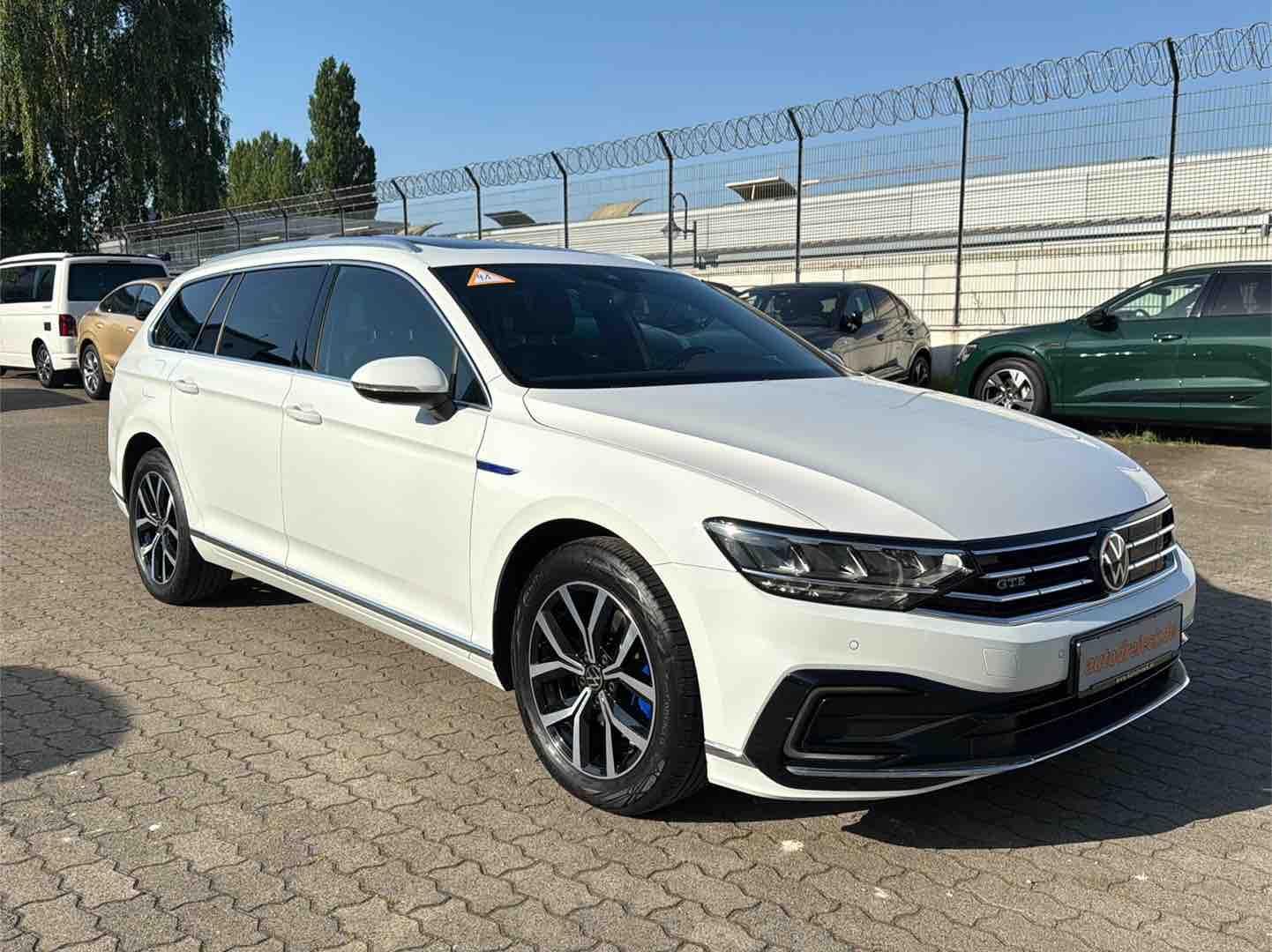 Volkswagen Passat Variant GTE - Samsaru's Car Outlet