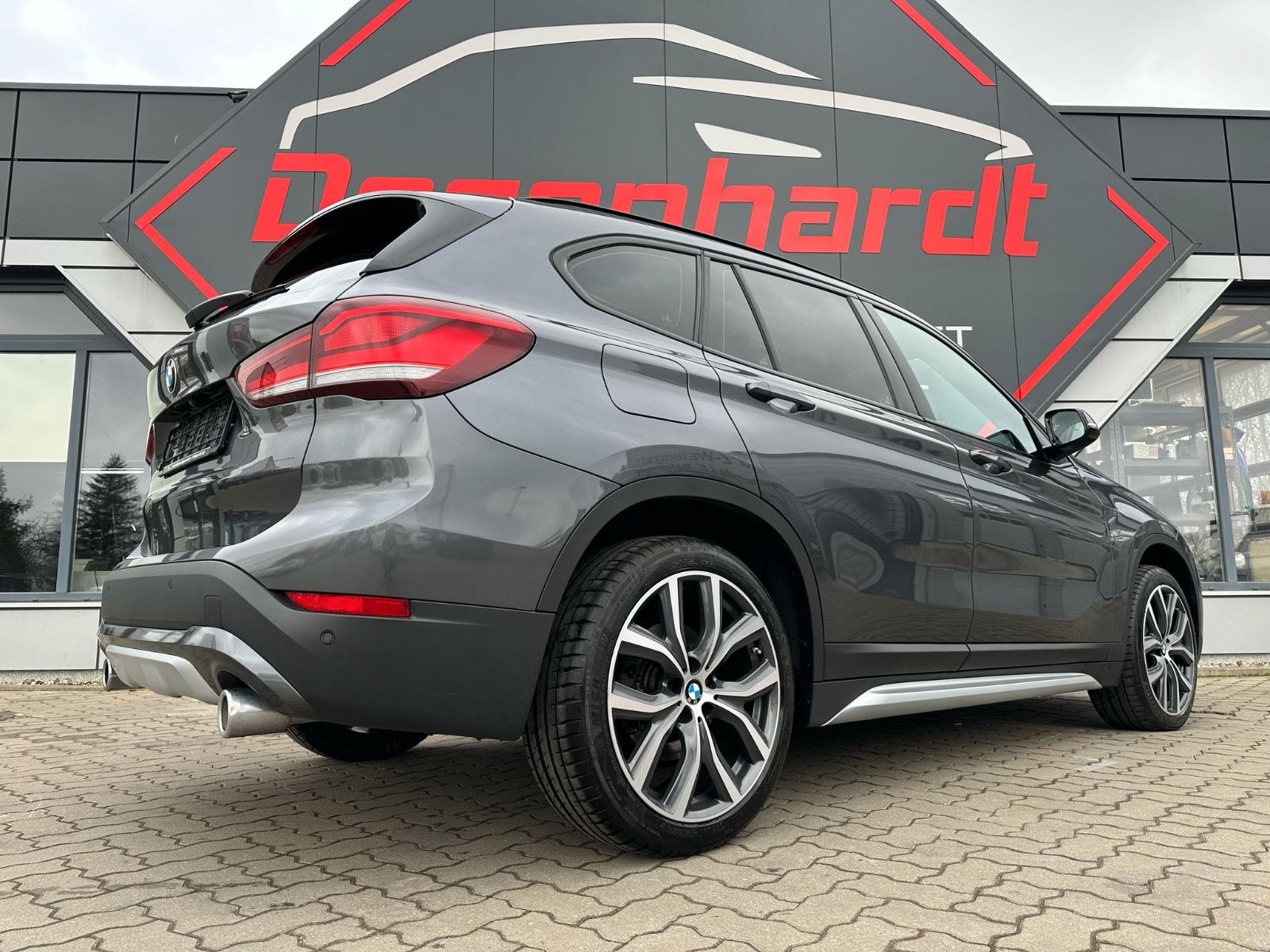 BMW X1 xDrive 25 i xLine - Samsaru's Car Outlet