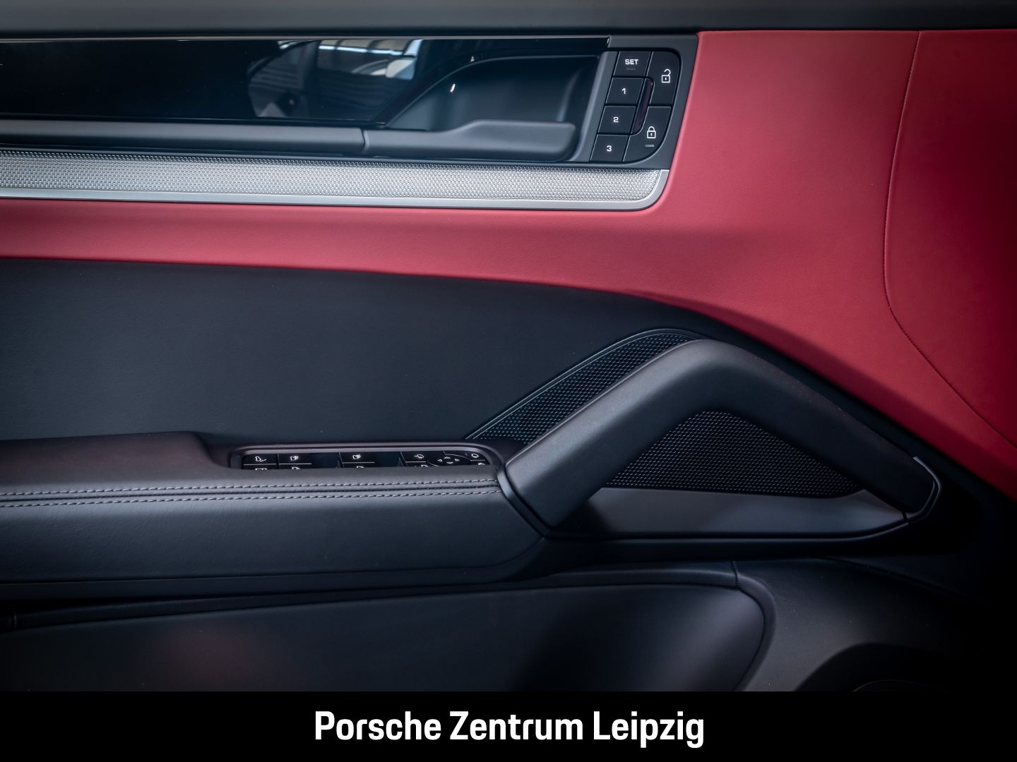 Porsche Cayenne E-Hybrid Coupe AHK Matrix Bose Abstandst