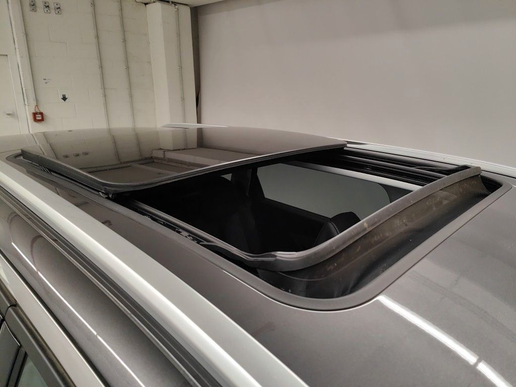 Peugeot 5008 Allure - Samsaru's Car Outlet
