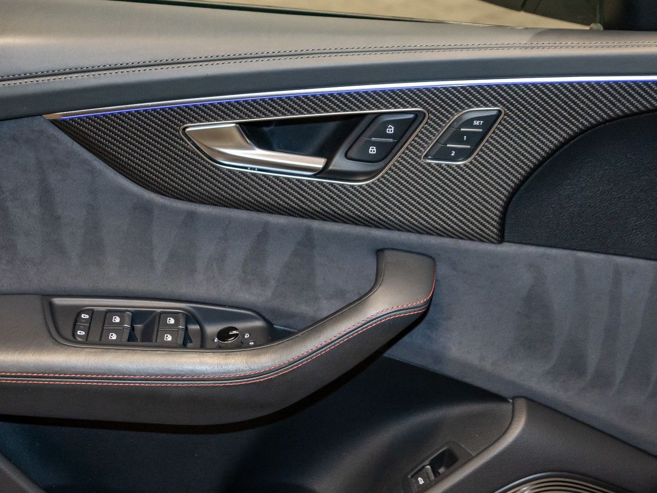 Audi RS Q8 4.0 TFSI quattro Dynamik plus Akrapovic