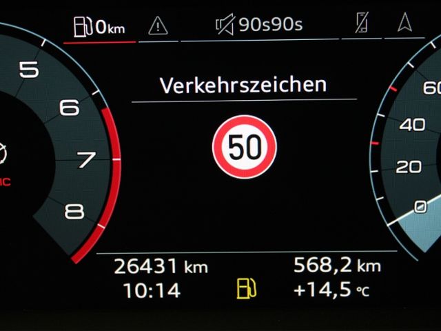 Audi Q3 Sportback 40 TFSI quattro S tronic S-LINE+AHK