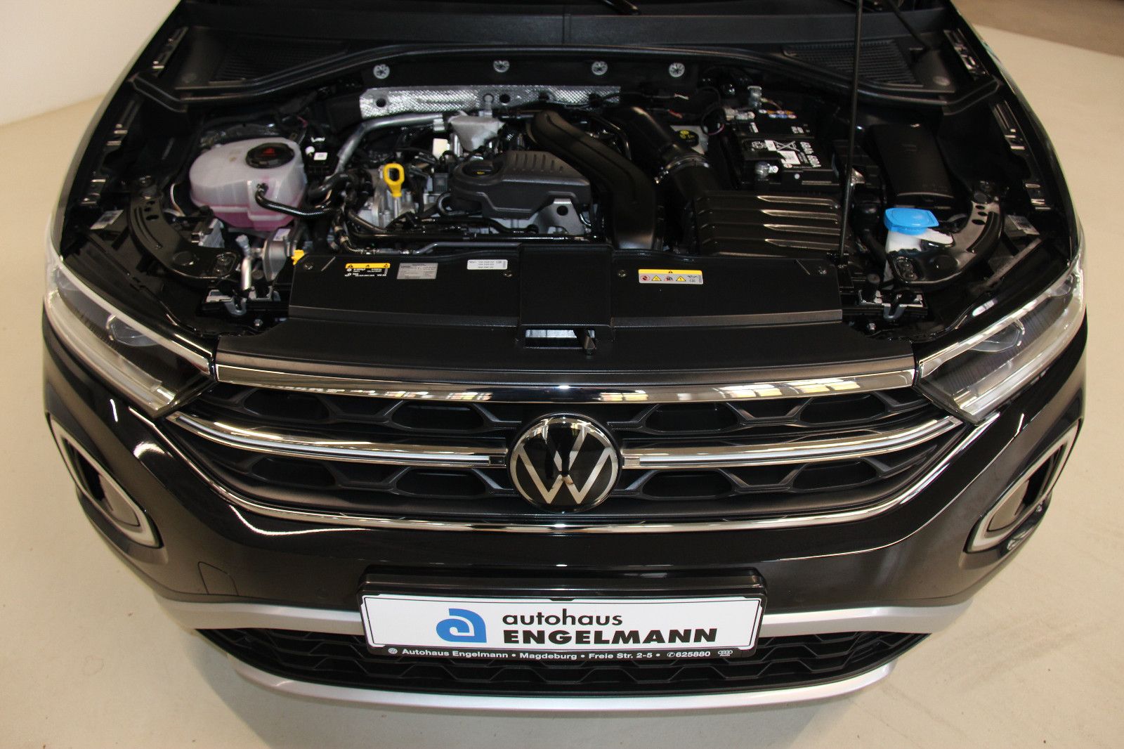 Volkswagen T-Roc Style 1.5 TSI DSG - Samsaru's Car Outlet