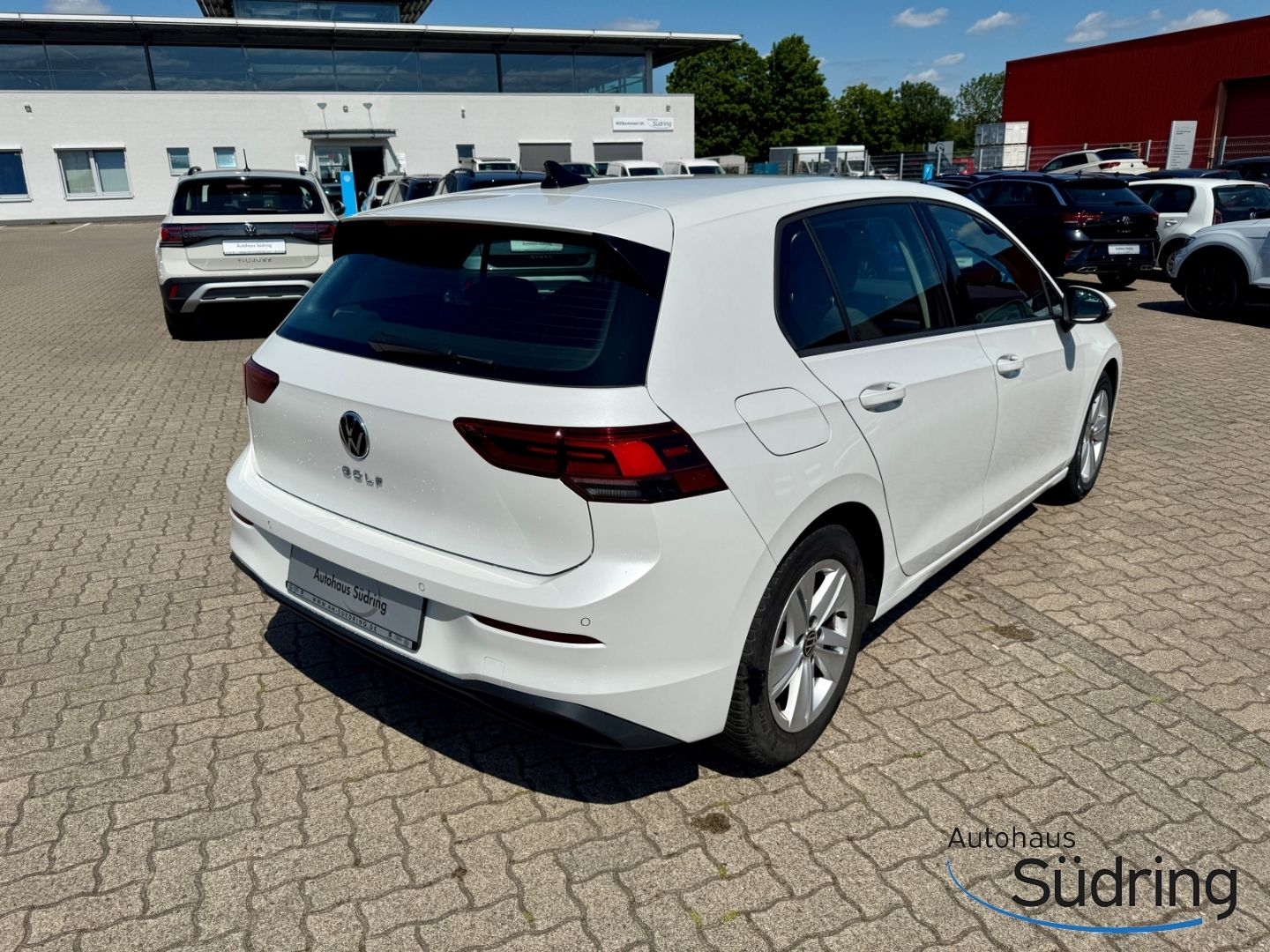 Volkswagen Golf VIII 1.0 TSI Life - Samsaru's Car Outlet