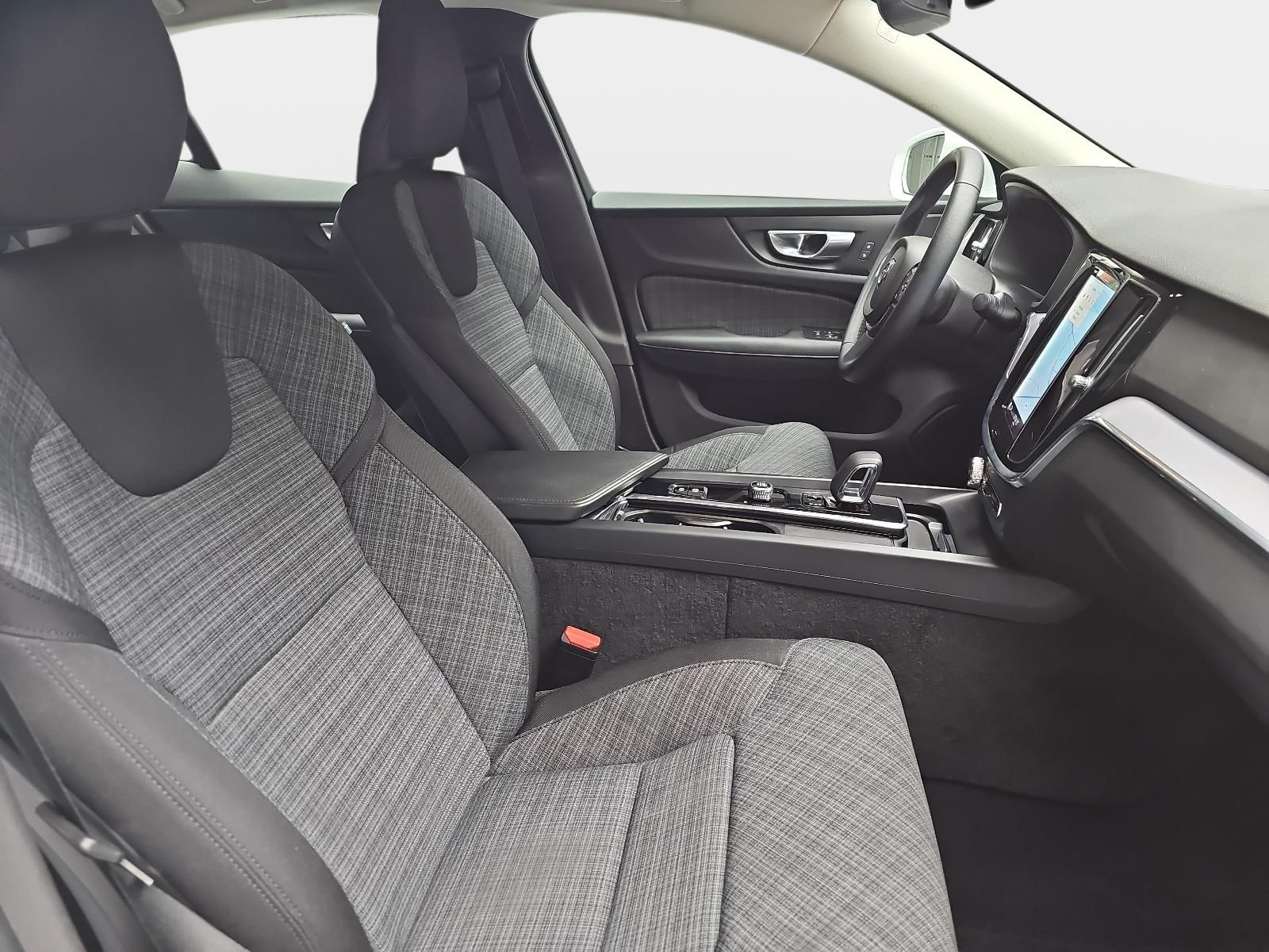Volvo S60 B4 AUTO. CORE NAVI LED GOOGLE KAMERA LM17