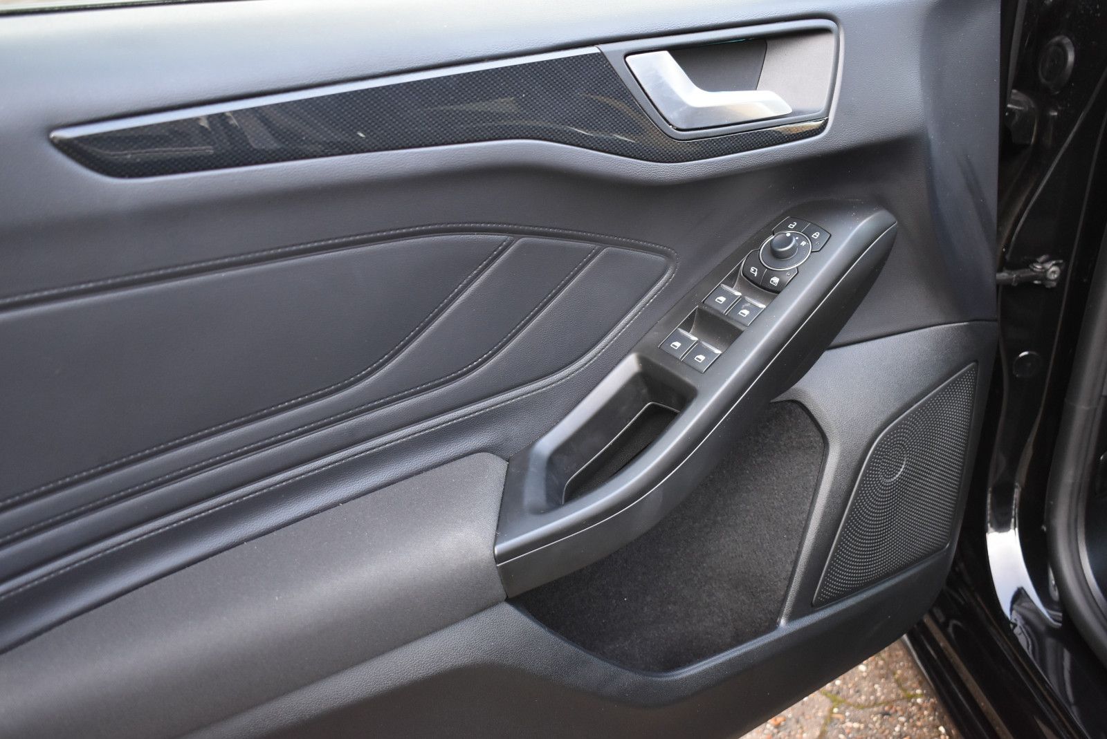 Ford Focus Turnier 1.5 ST-Line X Aut.