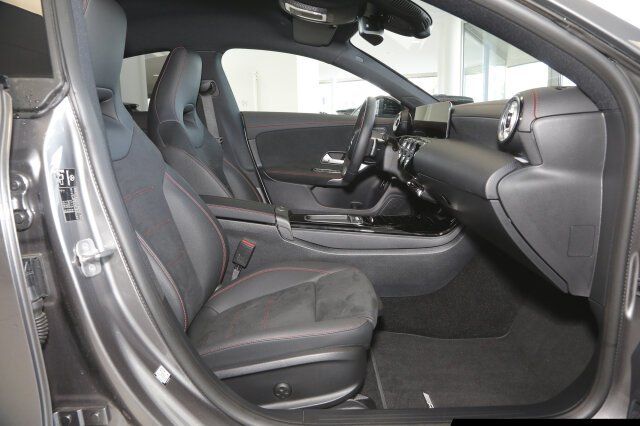 Mercedes-Benz CLA 220 4M Coupé AMG - Samsaru's Car Outlet