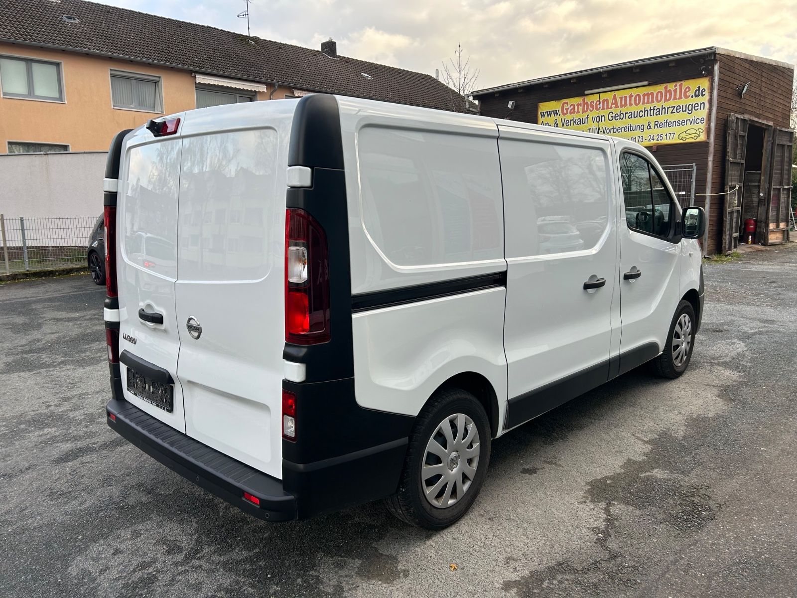 Nissan NV300 2.0 dCi COMFORT - Samsaru's Car Outlet