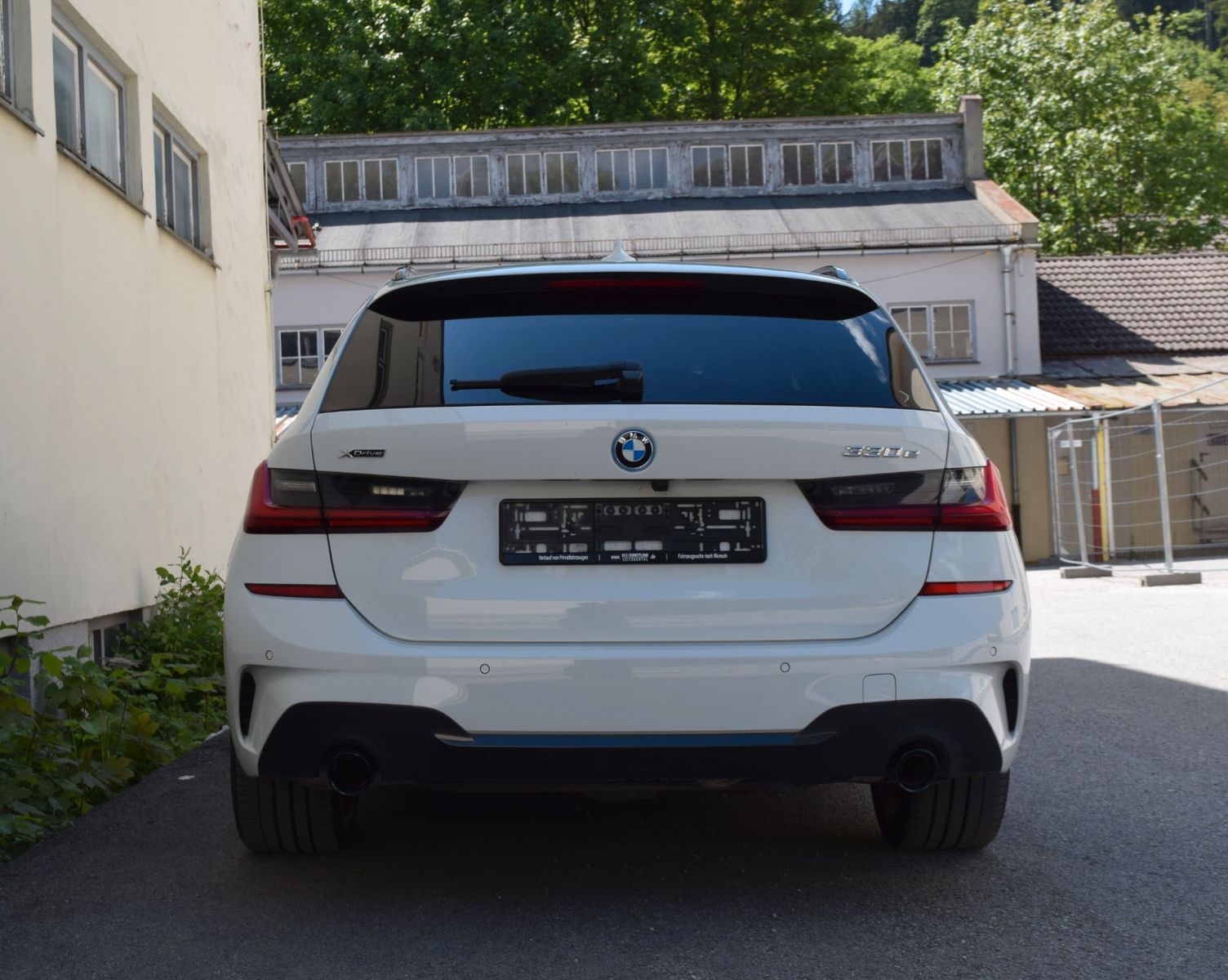 BMW 330e Touring xDrive MSport - Samsaru's Car Outlet
