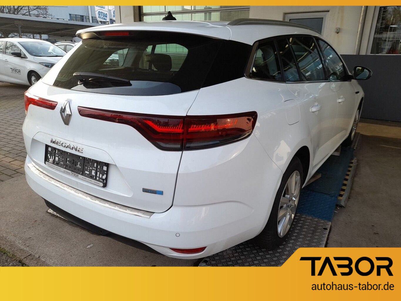 Renault Megane Grandt. E-TECH 160 Aut. Business - Samsaru's Car Outlet