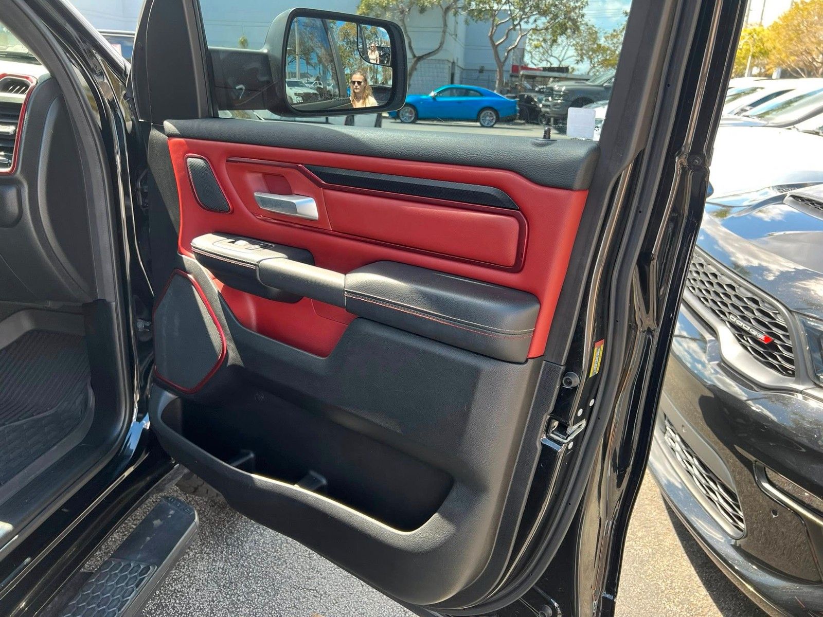 Dodge RAM Rebel 1500 4x4 CrewCab unfallfrei in Hamburg