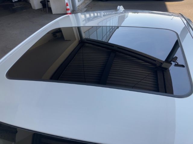 BMW 320 i xDrive Limo M-Sport Pano AHK 18'' HUD Kame