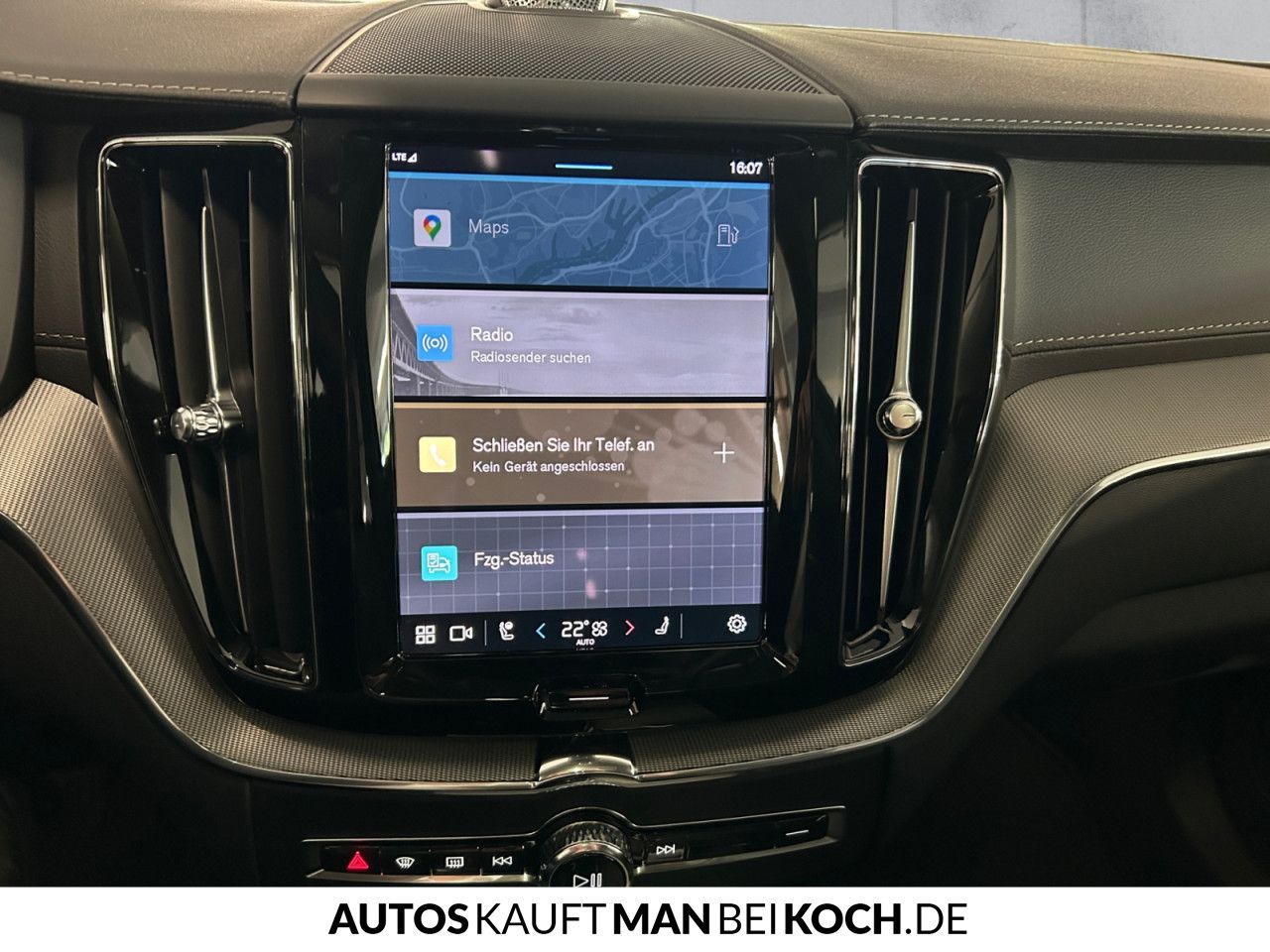 Volvo XC60 B4D Ultimate Dark AWD - Samsaru's Car Outlet