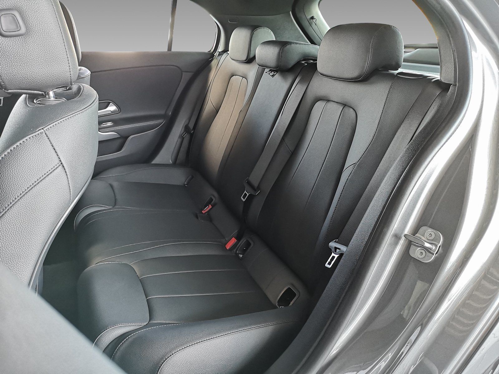 Mercedes-Benz A 180 Progressive LINE - Samsaru's Car Outlet