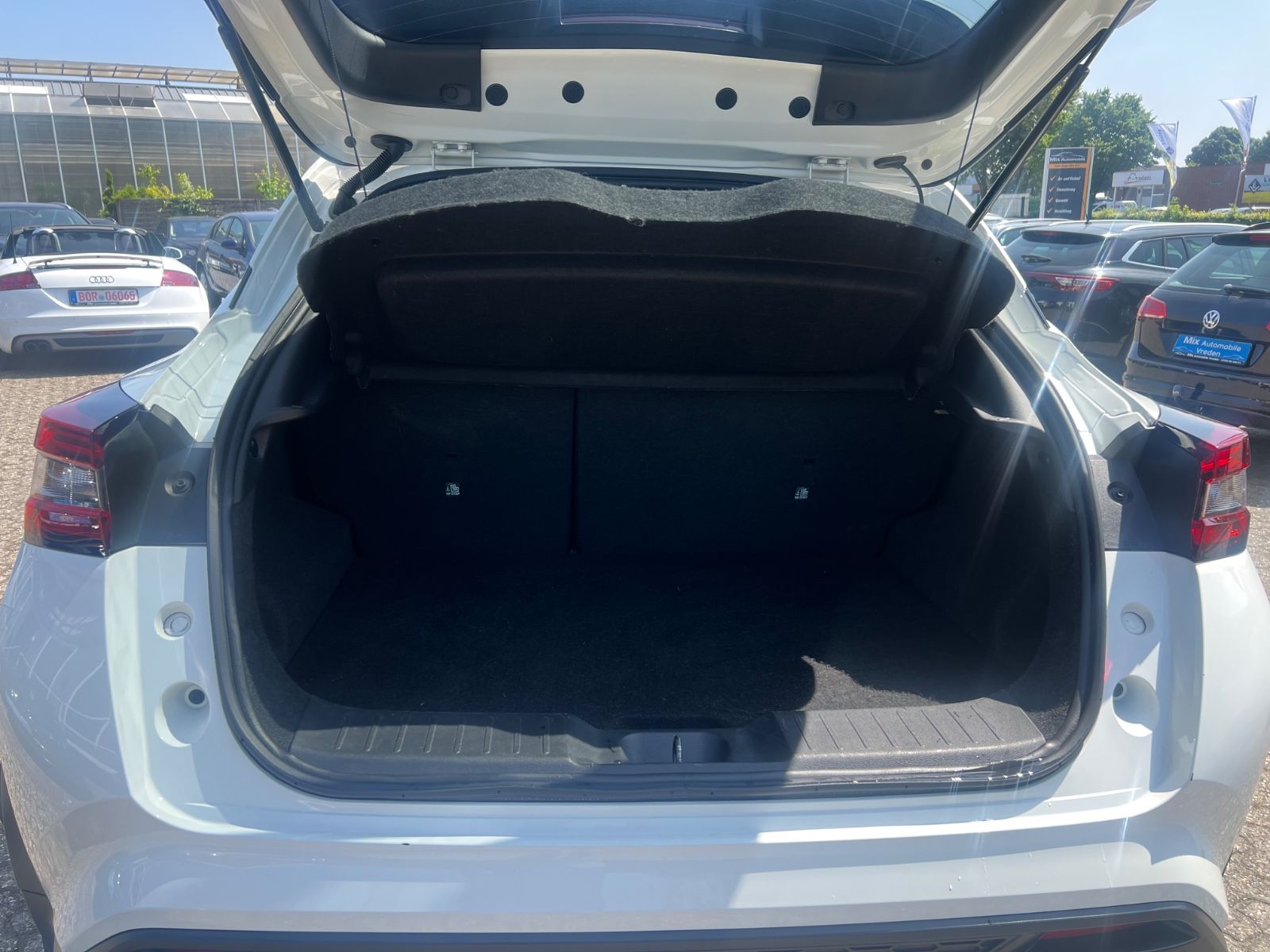 Nissan Juke N-Connecta - Samsaru's Car Outlet