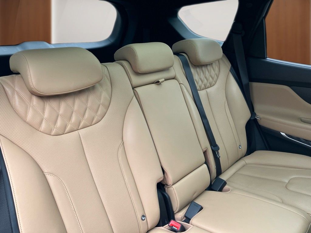 Hyundai Santa Fe HEV Signature Hybrid - Samsaru's Car Outlet