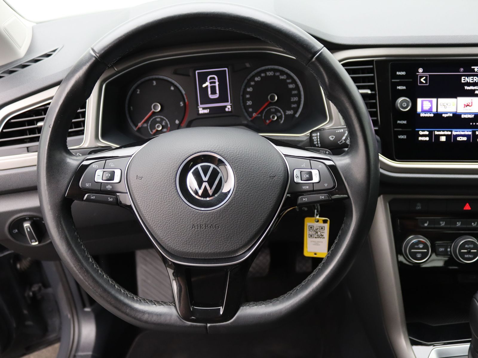 Volkswagen T-Roc Style 2.0 TDI DSG - Samsaru's Car Outlet