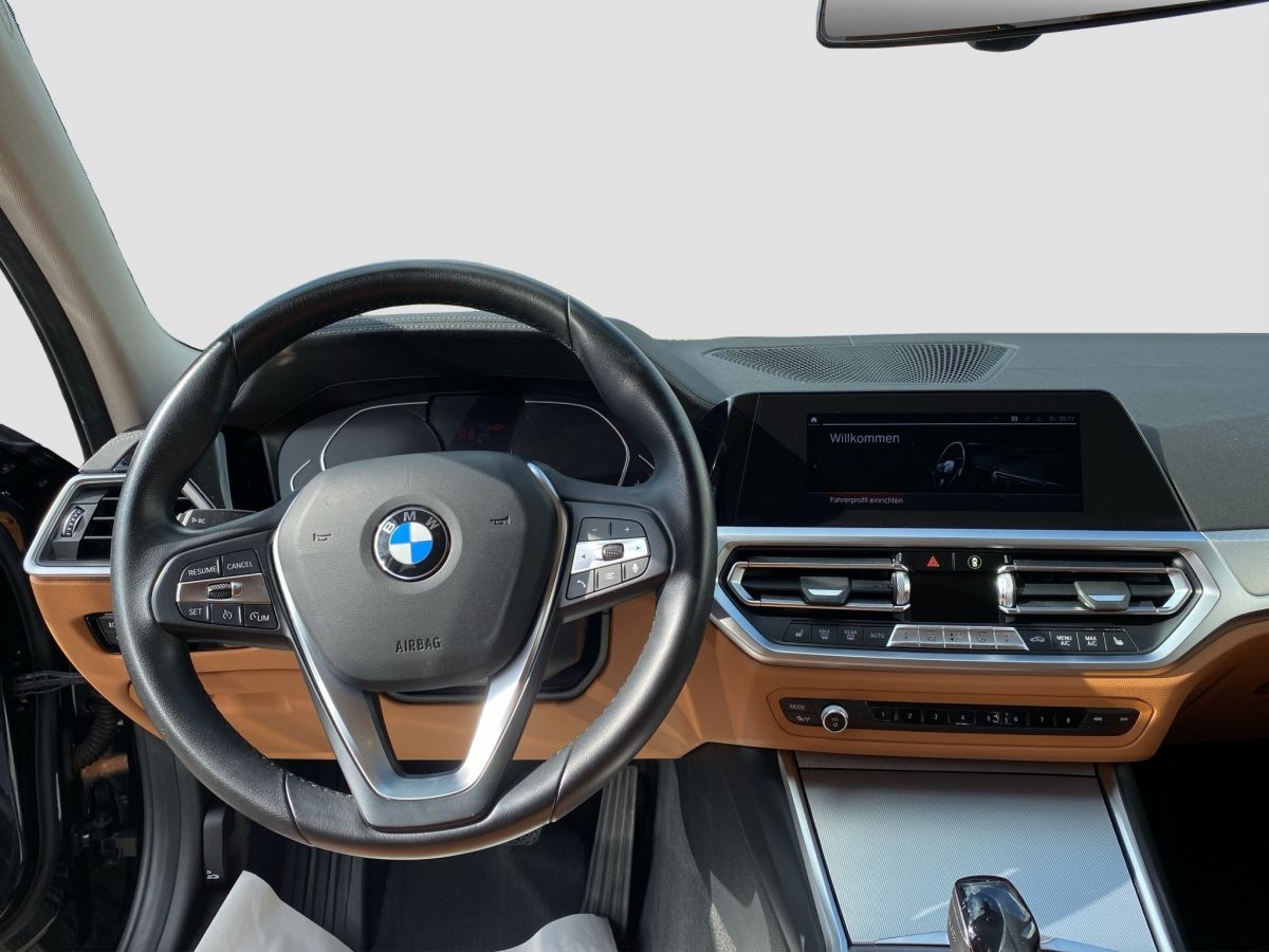 BMW 320i Touring Luxury Line - Samsaru's Car Outlet