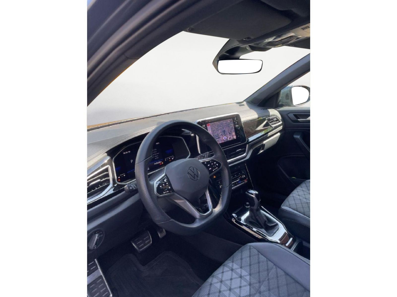 Volkswagen T-Roc 1.5 TSI R-Line - Samsaru's Car Outlet
