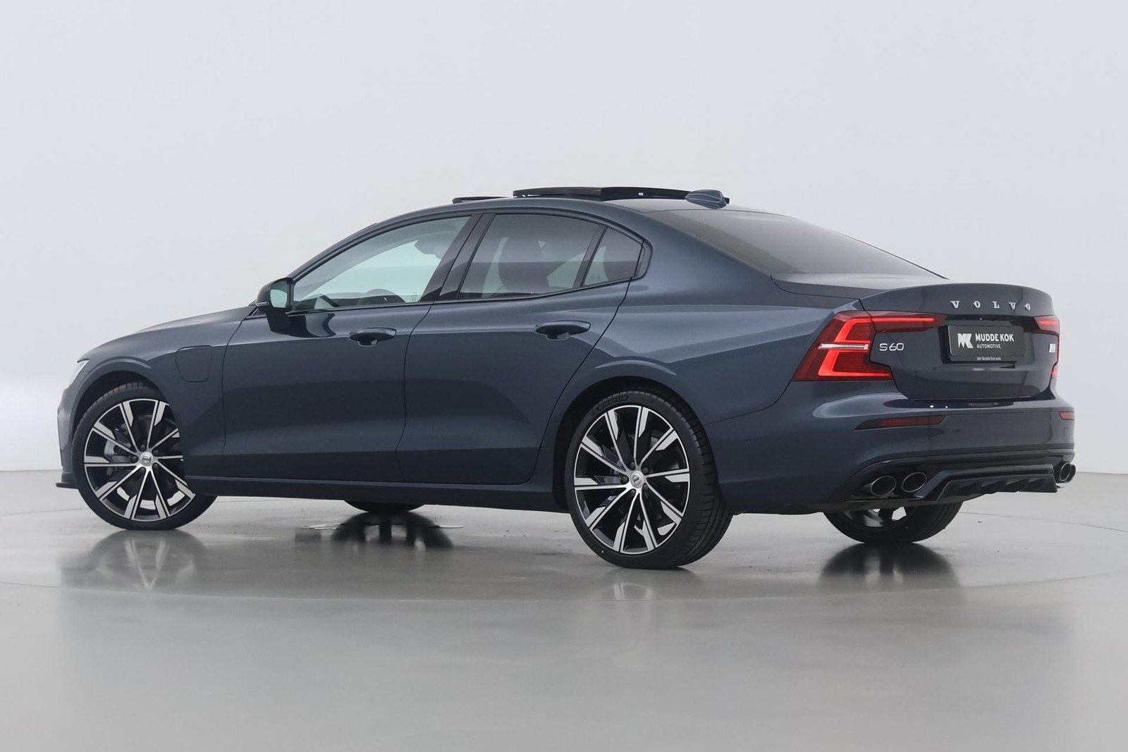 Volvo S60 T8 Recharge Ultimate Dark | HEICO SPORTIV |