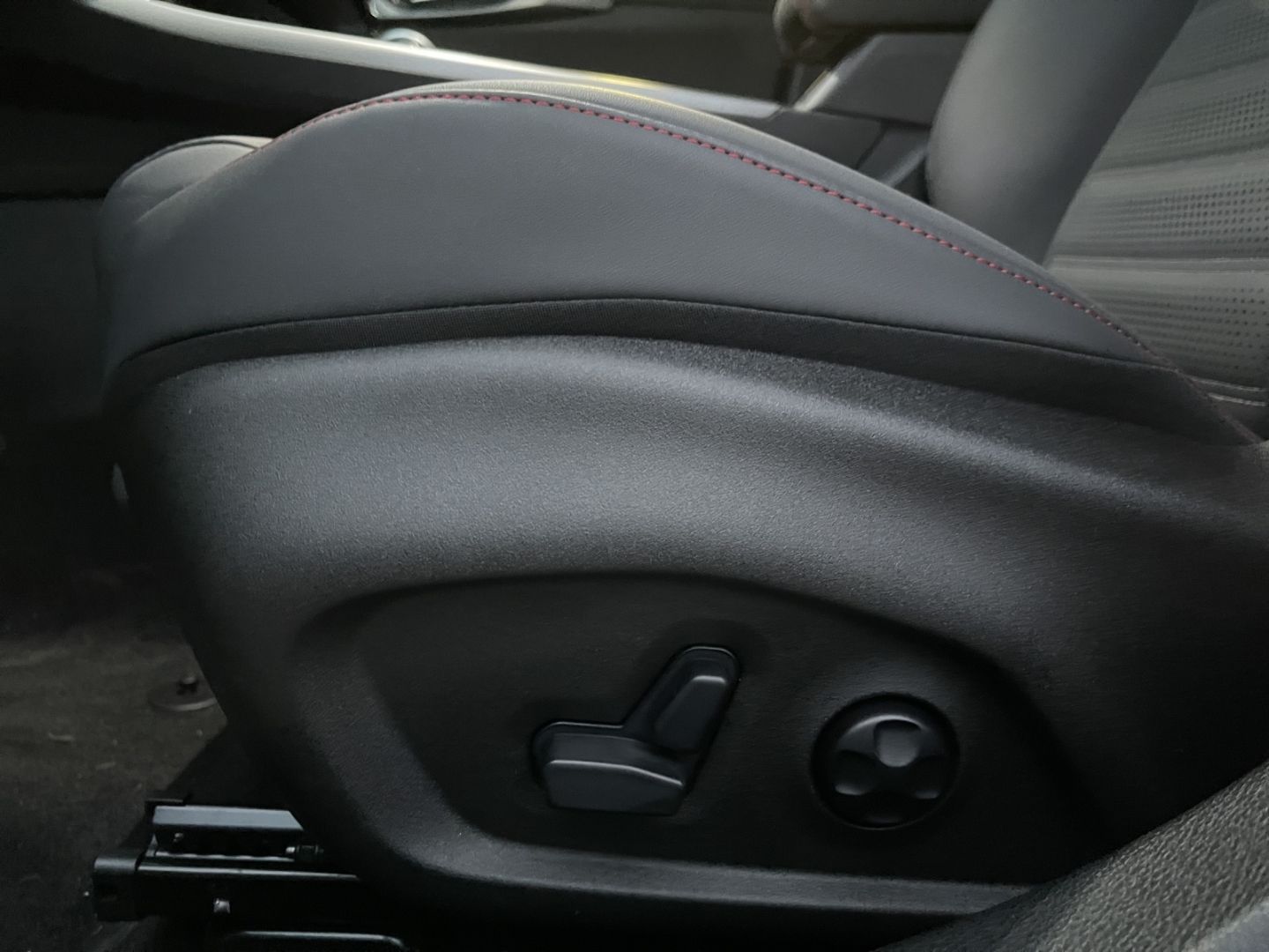 Alfa Romeo Tonale Tributo italiano PHEV PANORAMA+PDC+KAMERA
