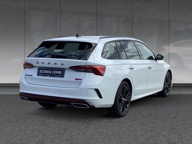 Skoda OCTAVIA COMBI TDI DSG RS - Samsaru's Car Outlet