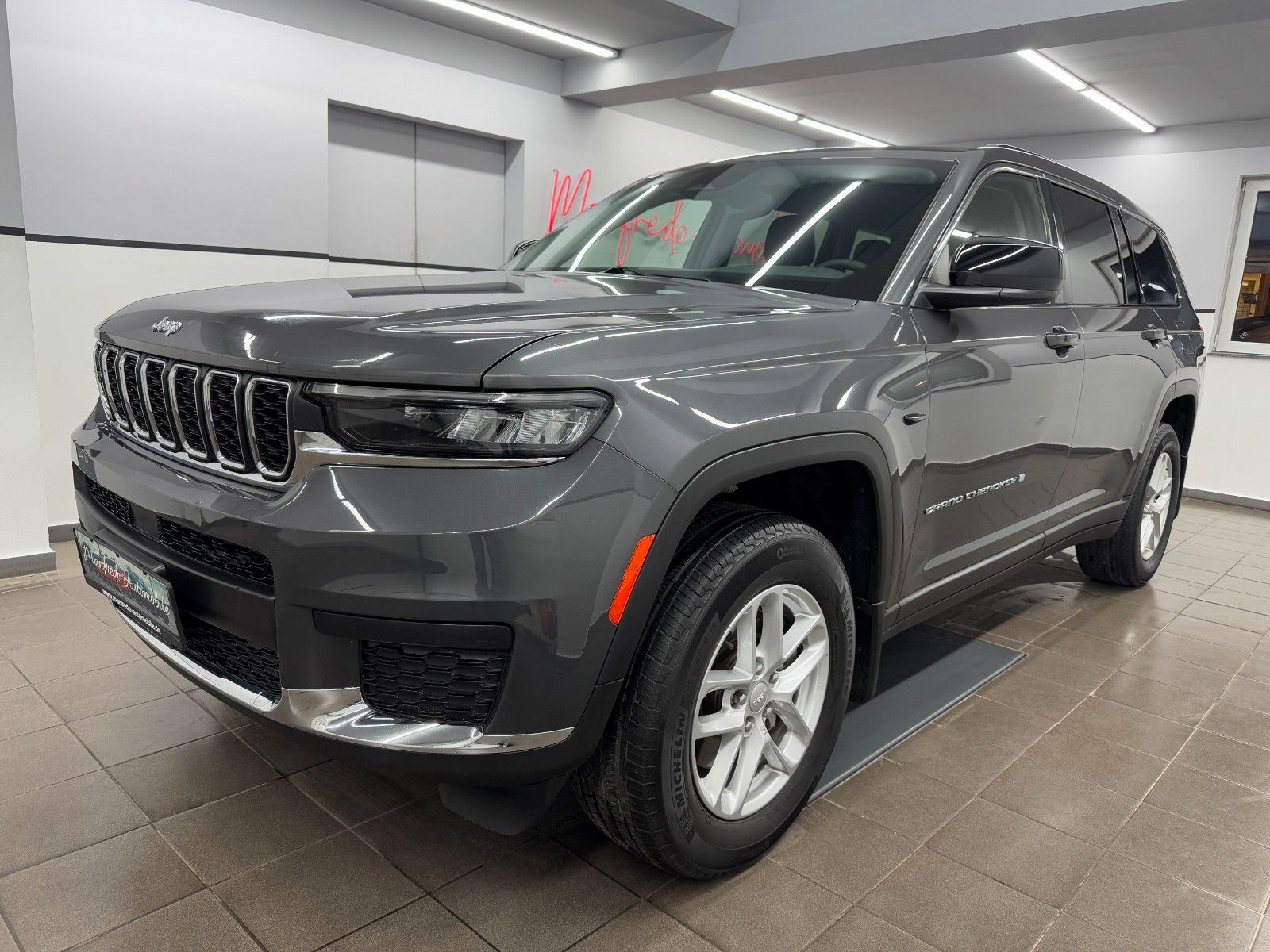 Jeep Grand Cherokee L Laredo 4x4/Unfallfrei!/Akh-3,1T