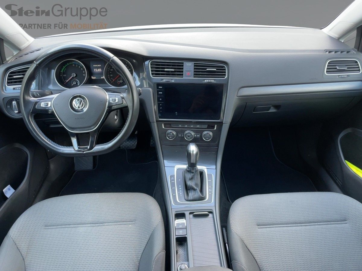 Volkswagen Golf VII e-Golf - Samsaru's Car Outlet
