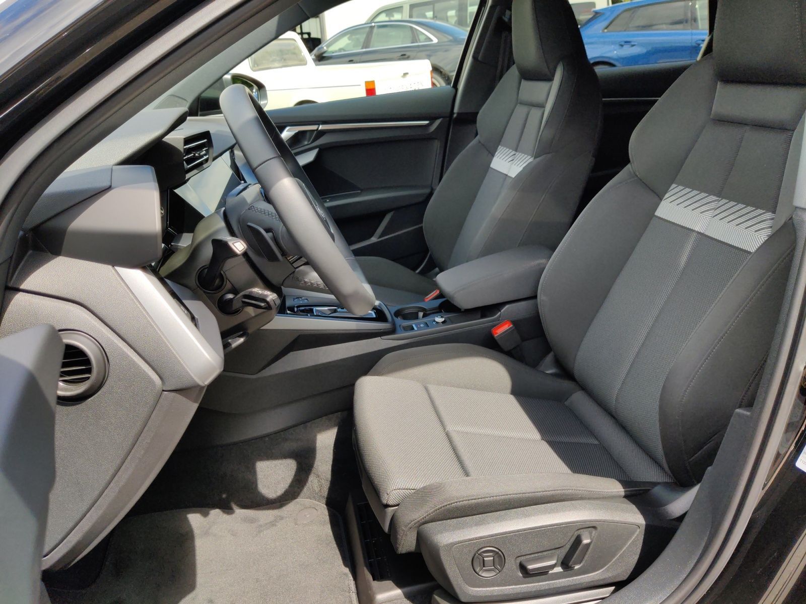 Audi A3 Limousine 30 TFSI advanced - Samsaru's Car Outlet