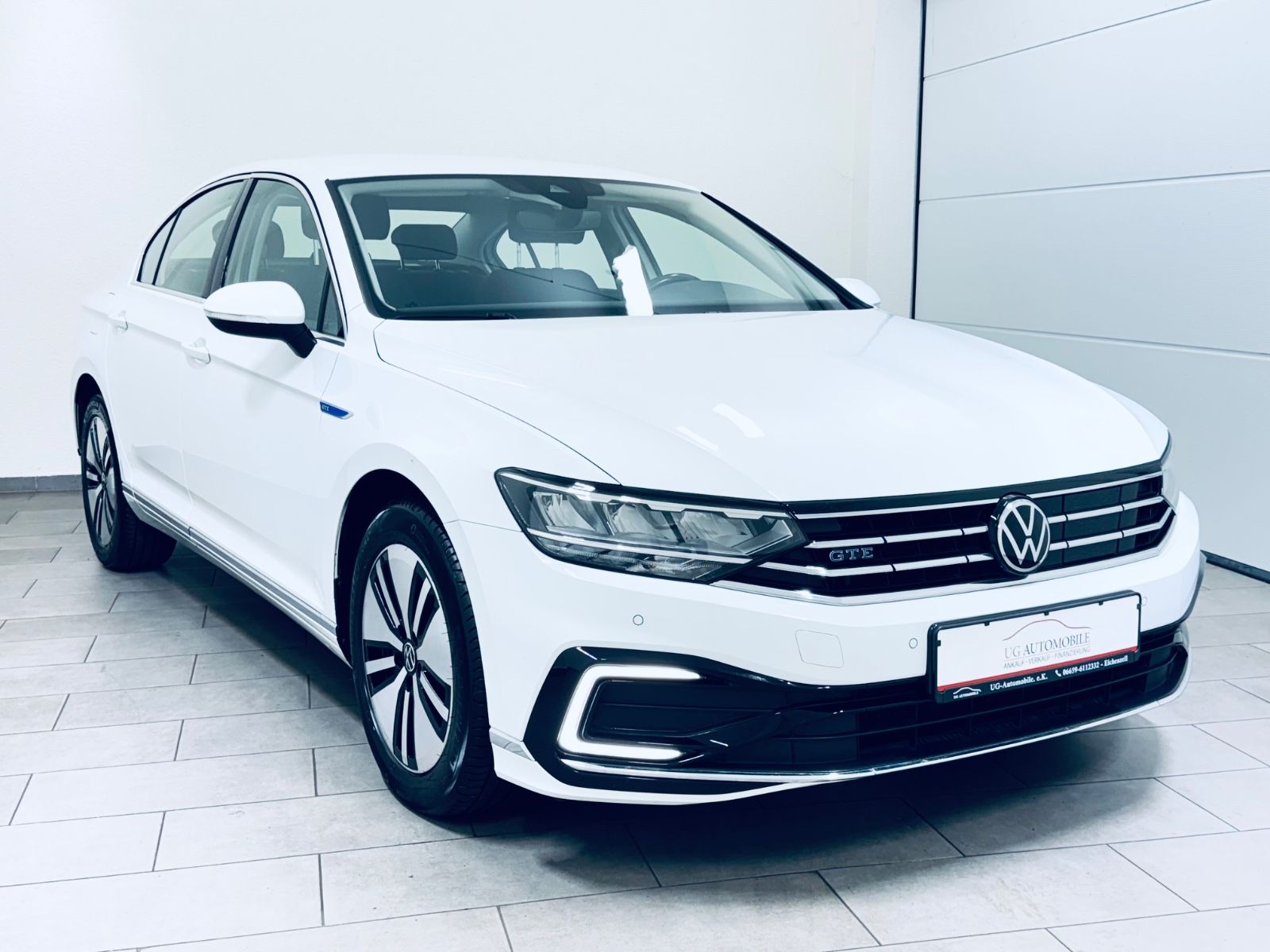 Volkswagen Passat Lim. GTE - Samsaru's Car Outlet
