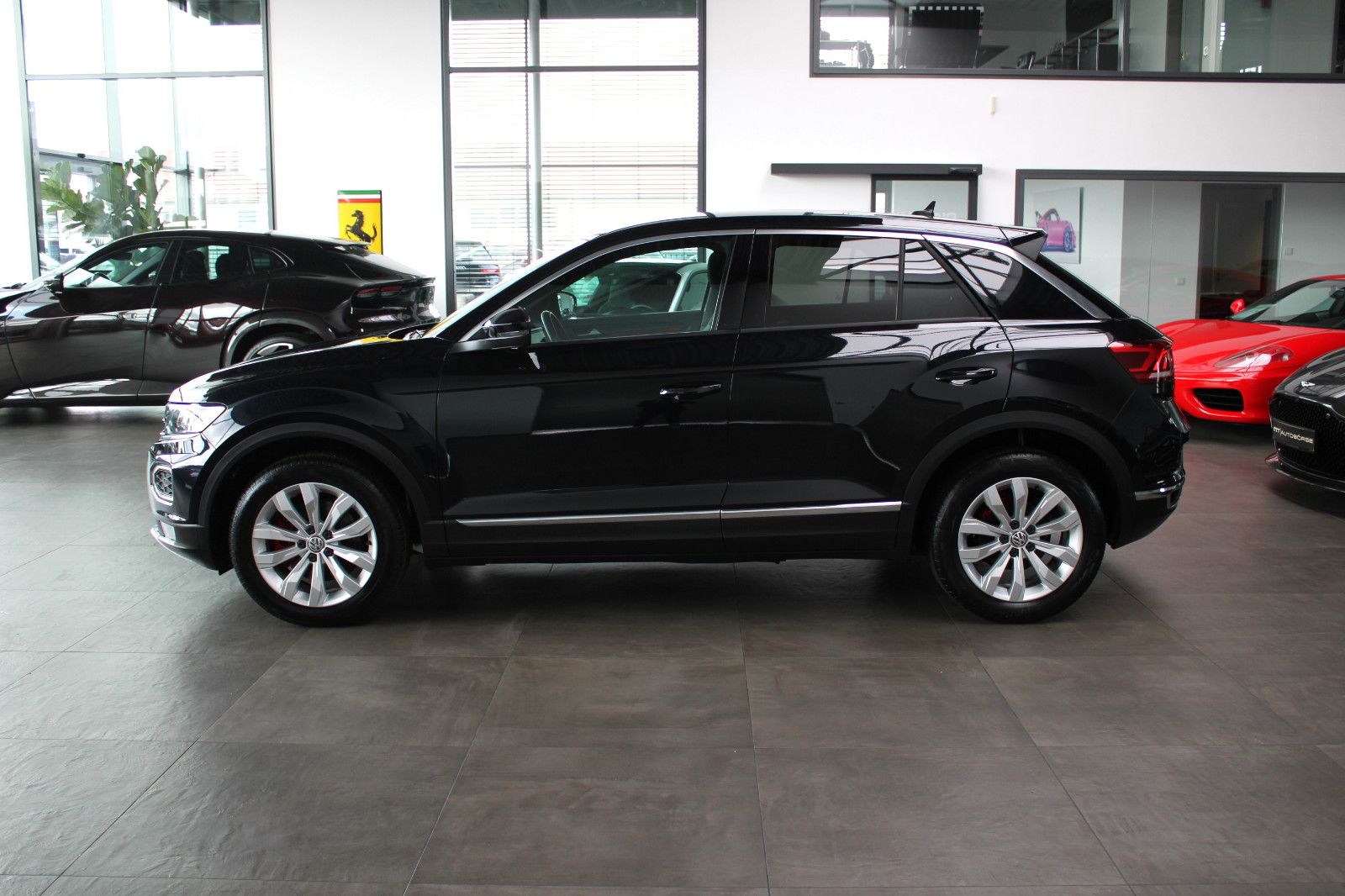 Volkswagen T-ROC 1.5 TSI ACT * SPORT * - Samsaru's Car Outlet